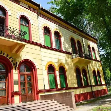 Depandans Jezero 호텔