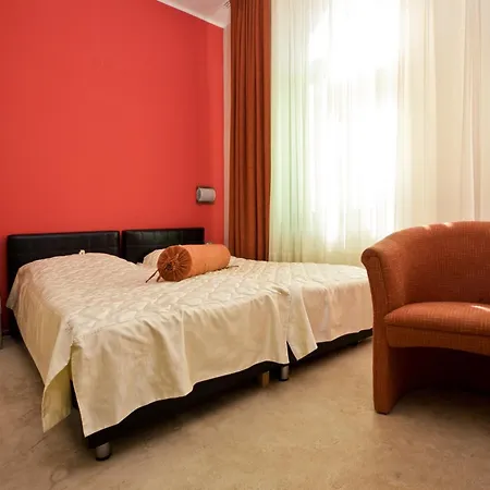 Depandans Jezero Hotel 4*