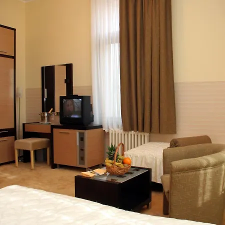 Depandans Jezero 4*